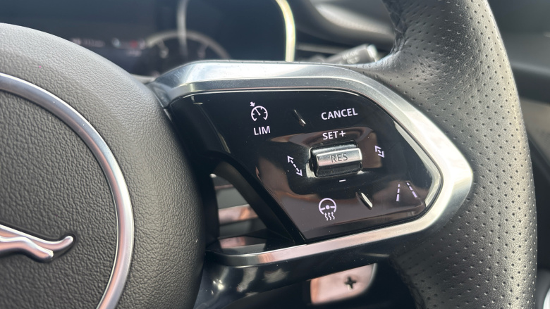 Jaguar F-Pace 2.0 D200 R-Dynamic S 5dr Auto AWD Diesel Estate